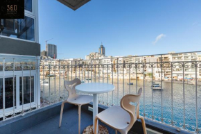Seafront Haven with Breathtaking Sunsets w/ WIFI by 360 Estates